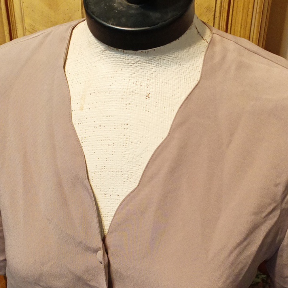 Womens Light weight suit Blouse Neutral tan Med short sleeve ANNA and FRANK - Picture 2 of 5